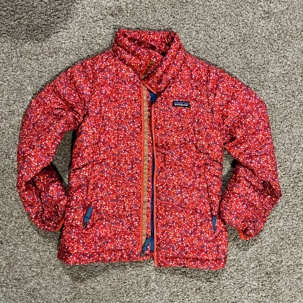 Patagonia puffer. My lil sister grew out of it. Still in perfect condition.